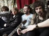 Iniesta invita a Kasabian a festejar kasabian 2010