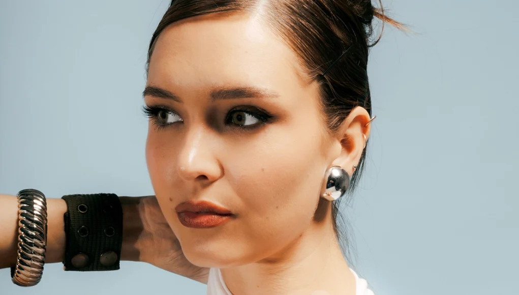 katie-tupper-right-hand-man