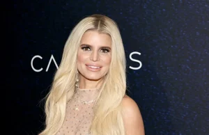Jessica Simpson revive los 2000 en La Maraka jessica simpson