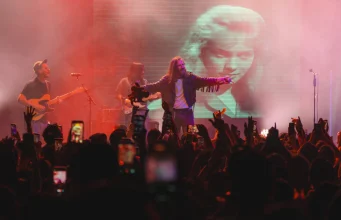 Carlos Sadness en el Lunario: en un viaje musical, visual y narrativo Radio por Internet